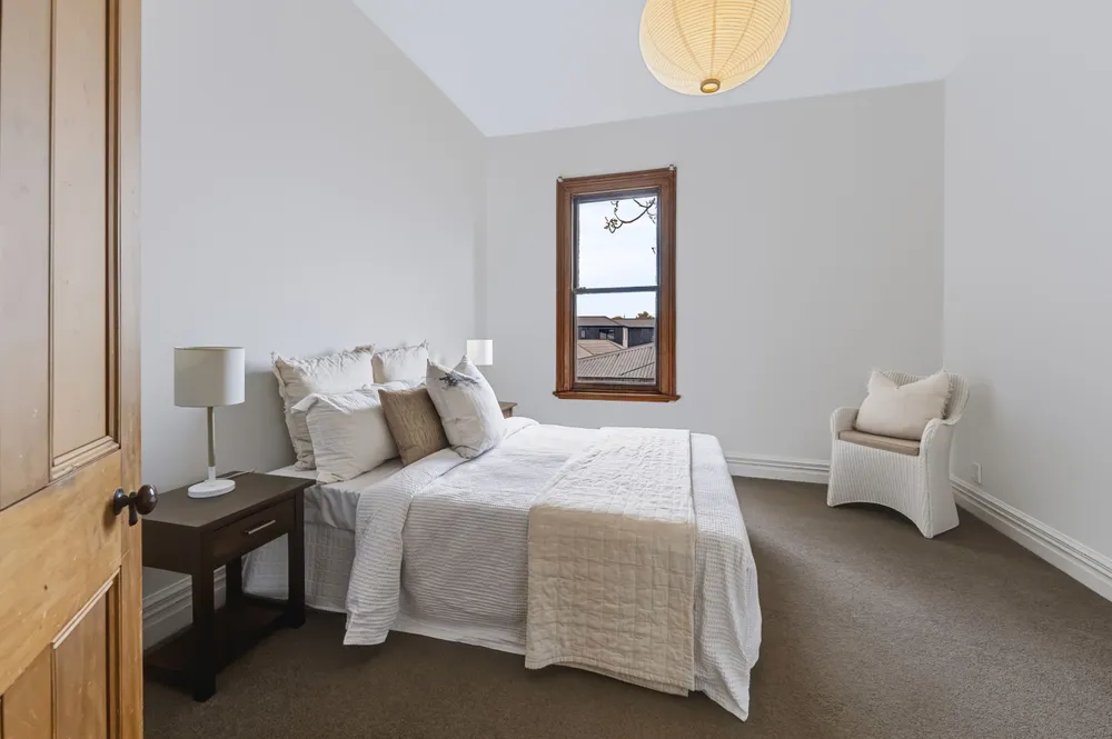 Photos of 498 Gloucester Street
