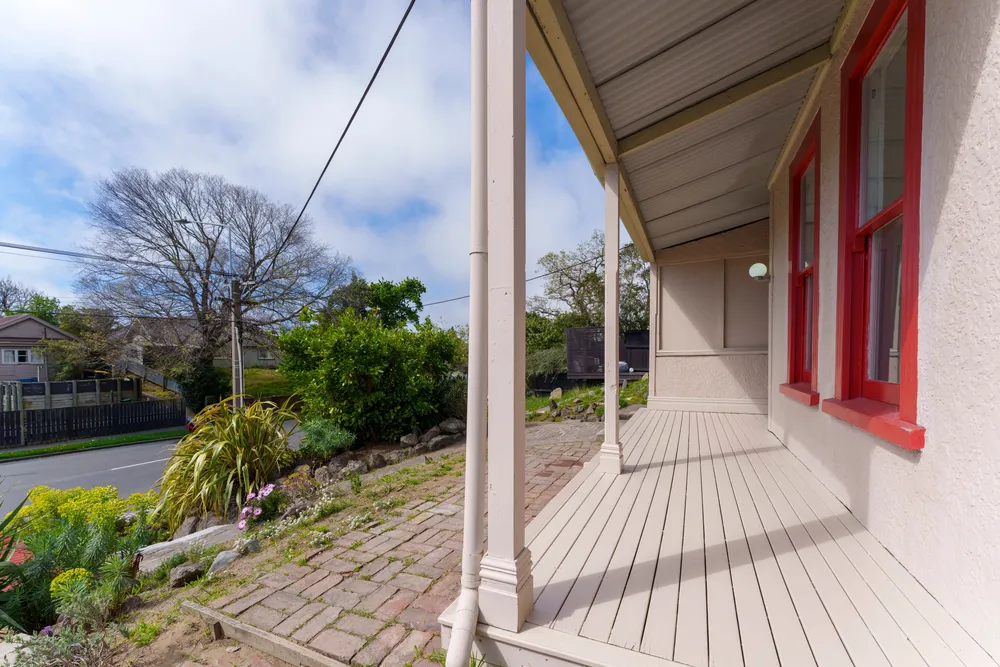 Photos of 498 Gloucester Street