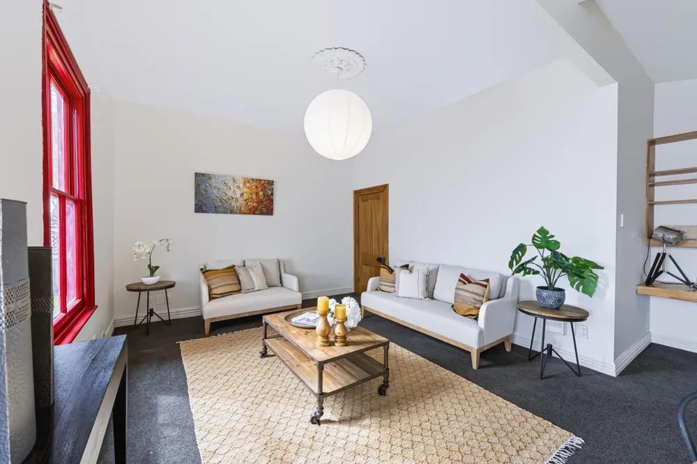Photos of 498 Gloucester Street