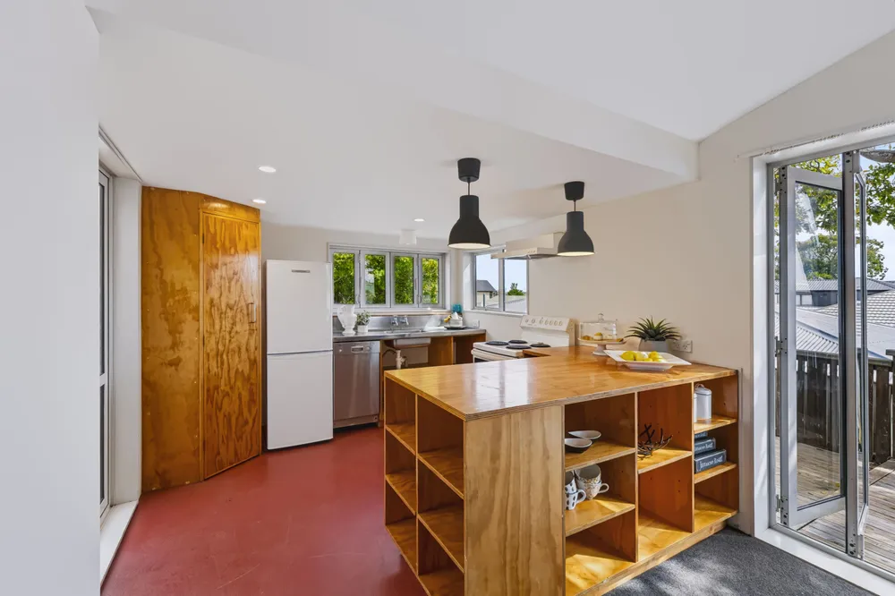 Photos of 498 Gloucester Street