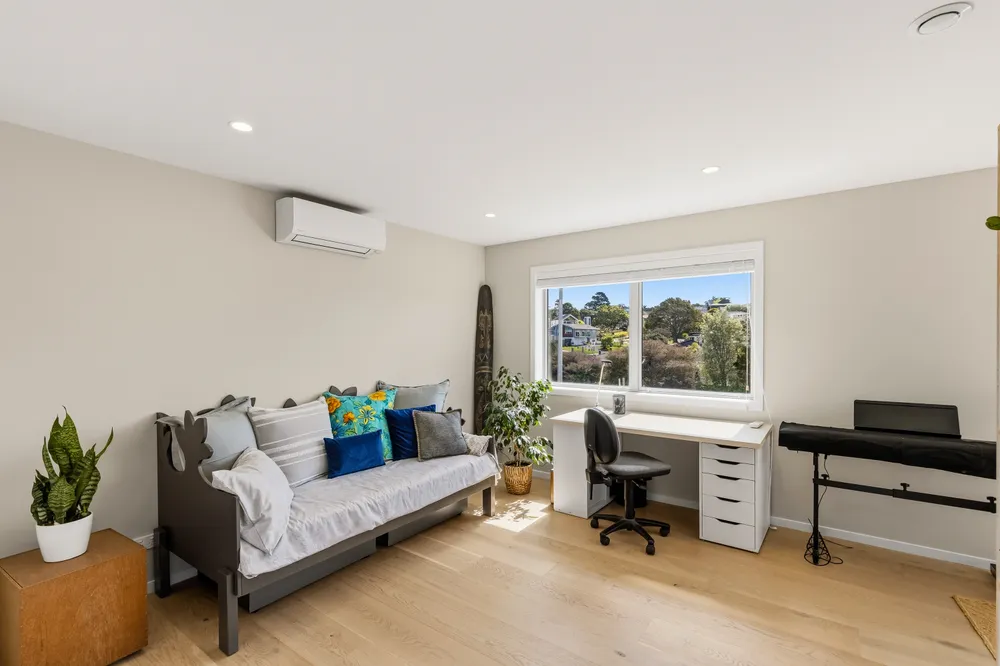 Photos of 24A Surville Place