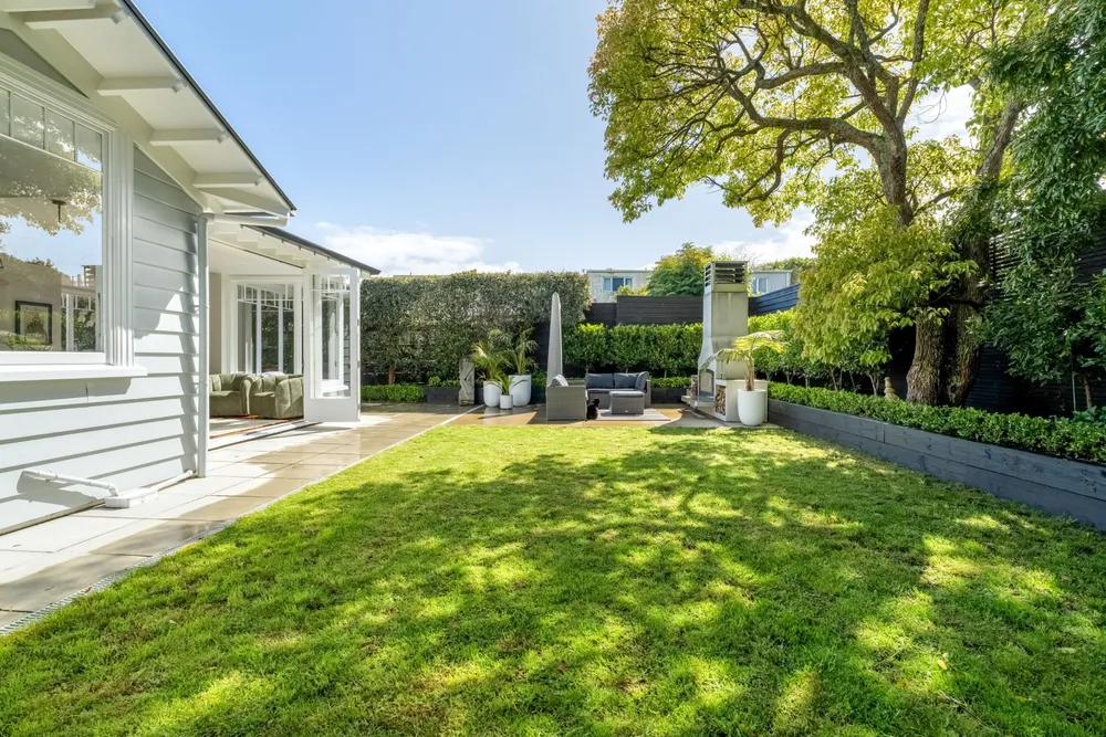 Photos of 44 Horoeka Avenue