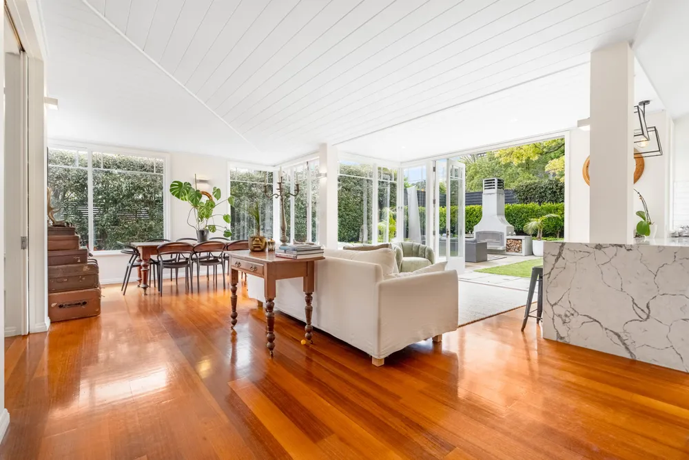 Photos of 44 Horoeka Avenue