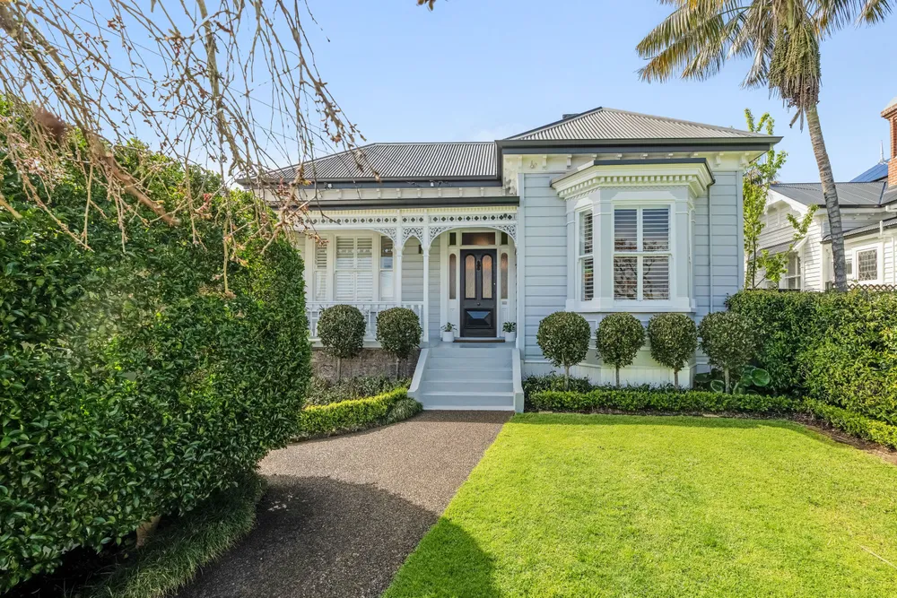 Photos of 44 Horoeka Avenue