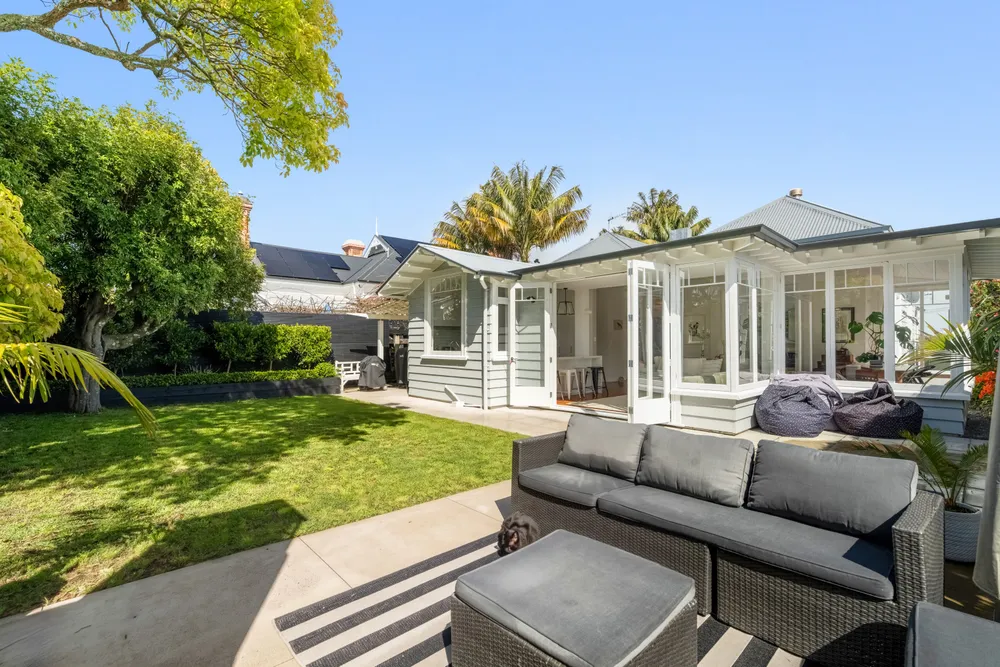 Photos of 44 Horoeka Avenue