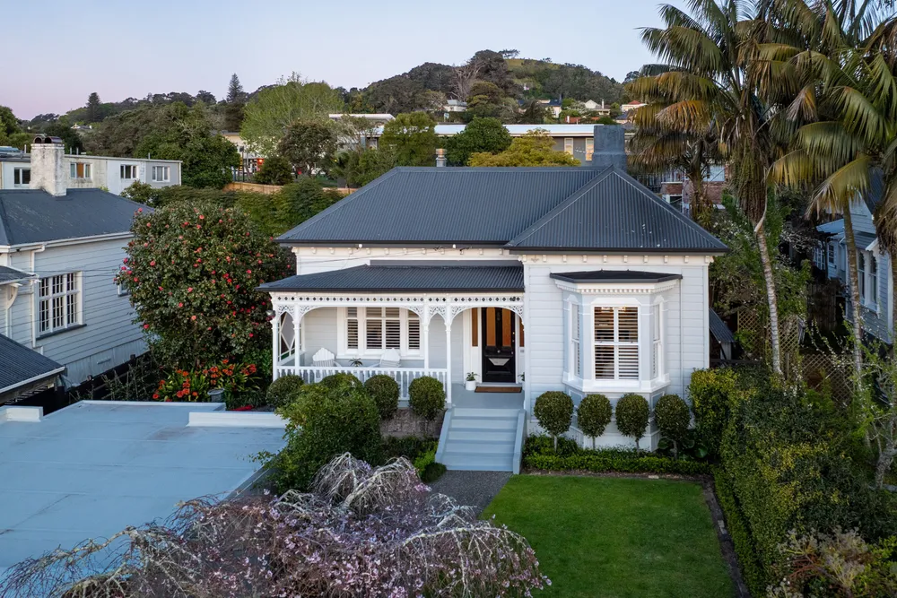 Photos of 44 Horoeka Avenue