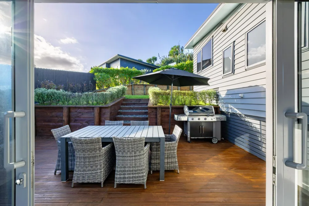 Photos of 24 Robertson Street