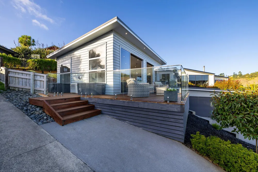 Photos of 24 Robertson Street
