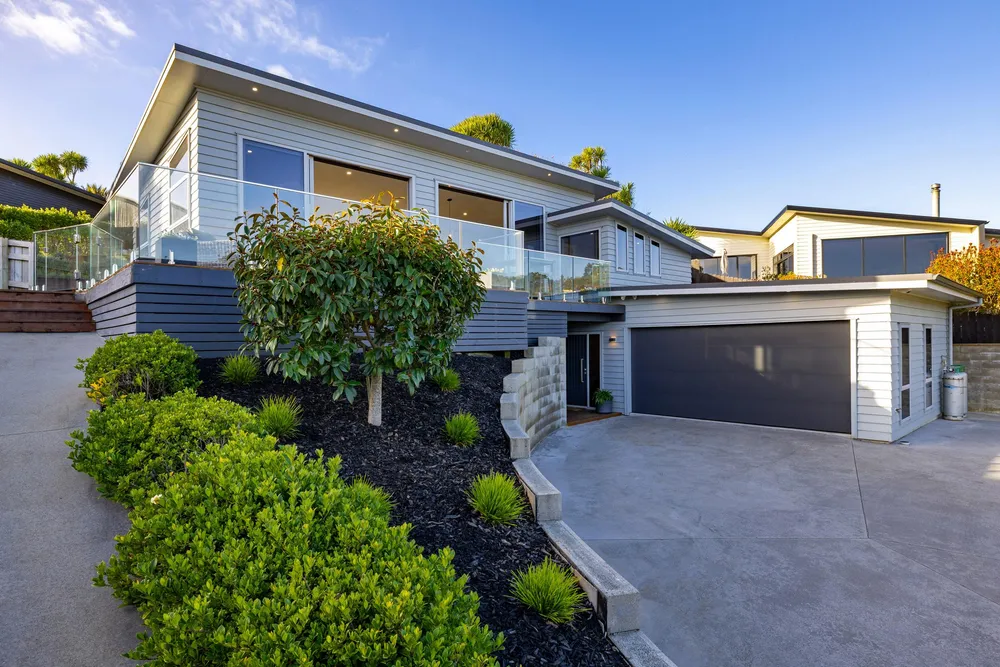 Photos of 24 Robertson Street