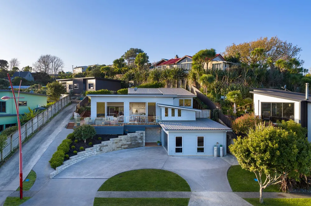 Photos of 24 Robertson Street