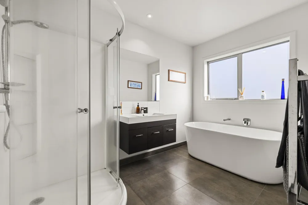 Photos of 24 Robertson Street