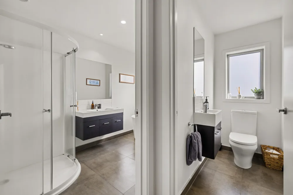 Photos of 24 Robertson Street