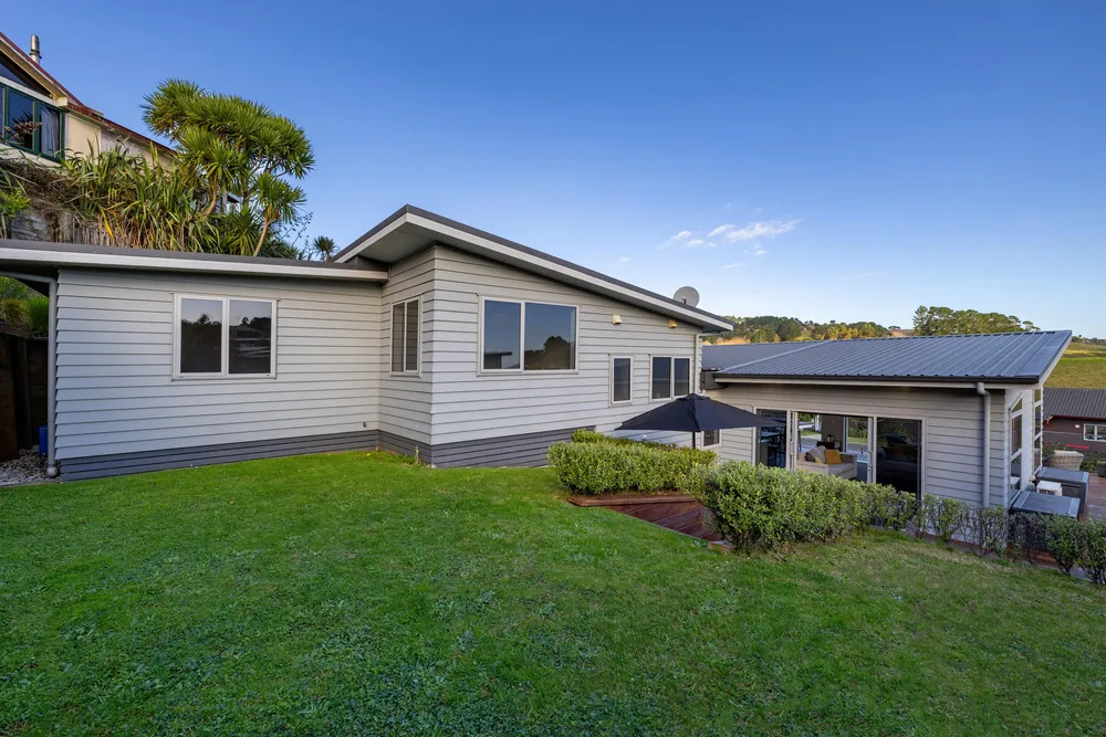 Photos of 24 Robertson Street