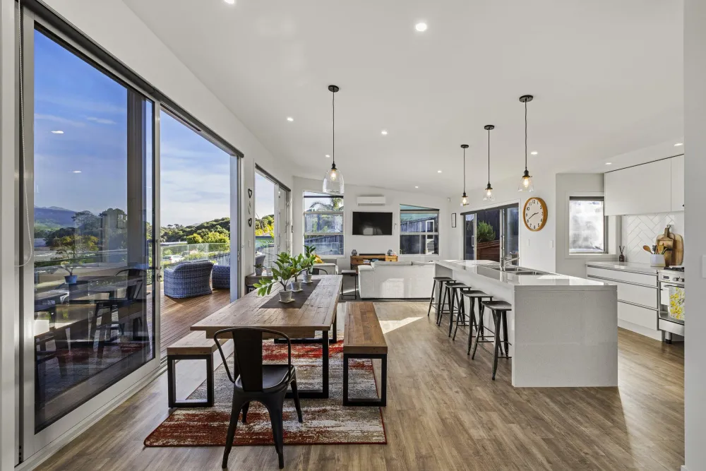 Photos of 24 Robertson Street