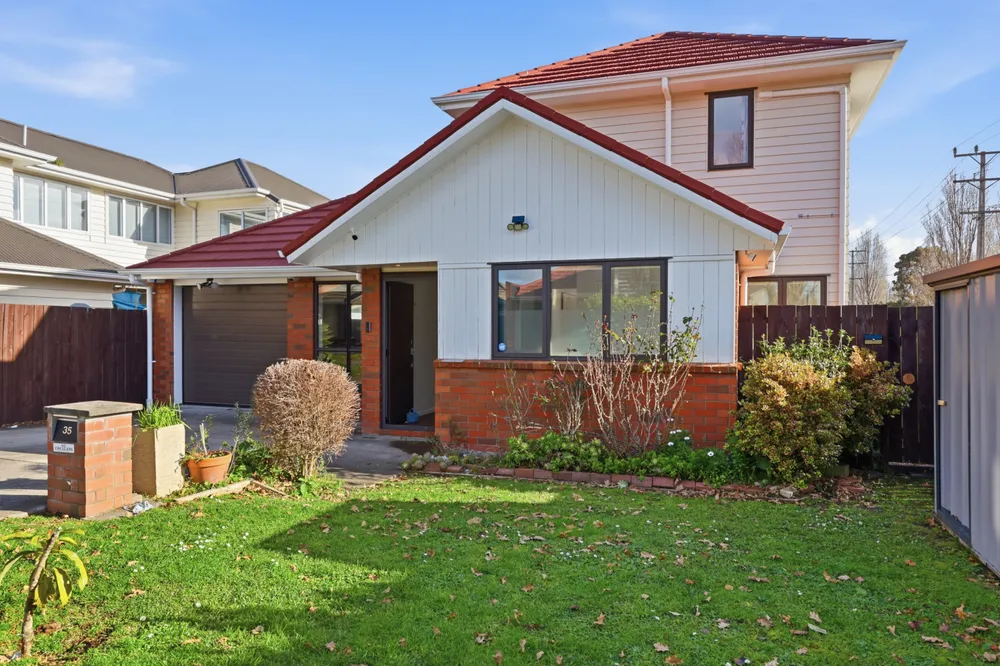 Photos of 35 Tarapiroe Avenue