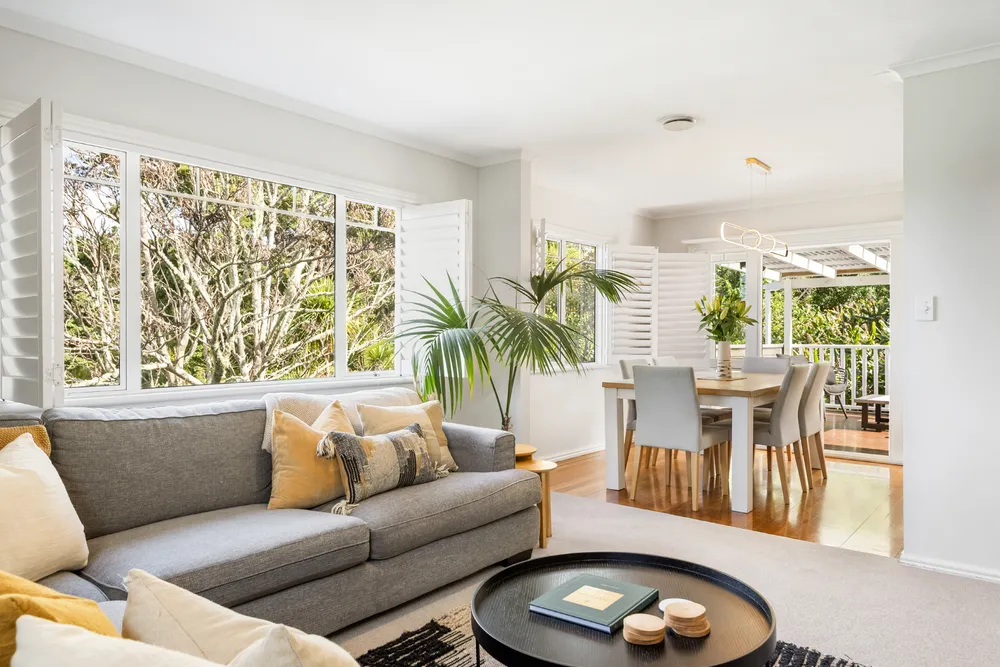 Photos of 136A Birkenhead Avenue