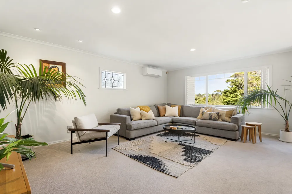 Photos of 136A Birkenhead Avenue