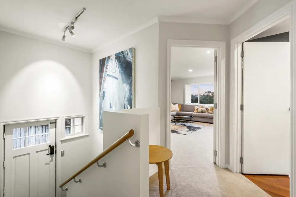 Photos of 136A Birkenhead Avenue