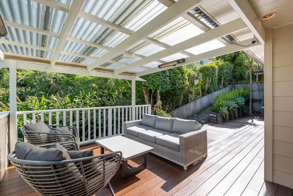 Photos of 136A Birkenhead Avenue