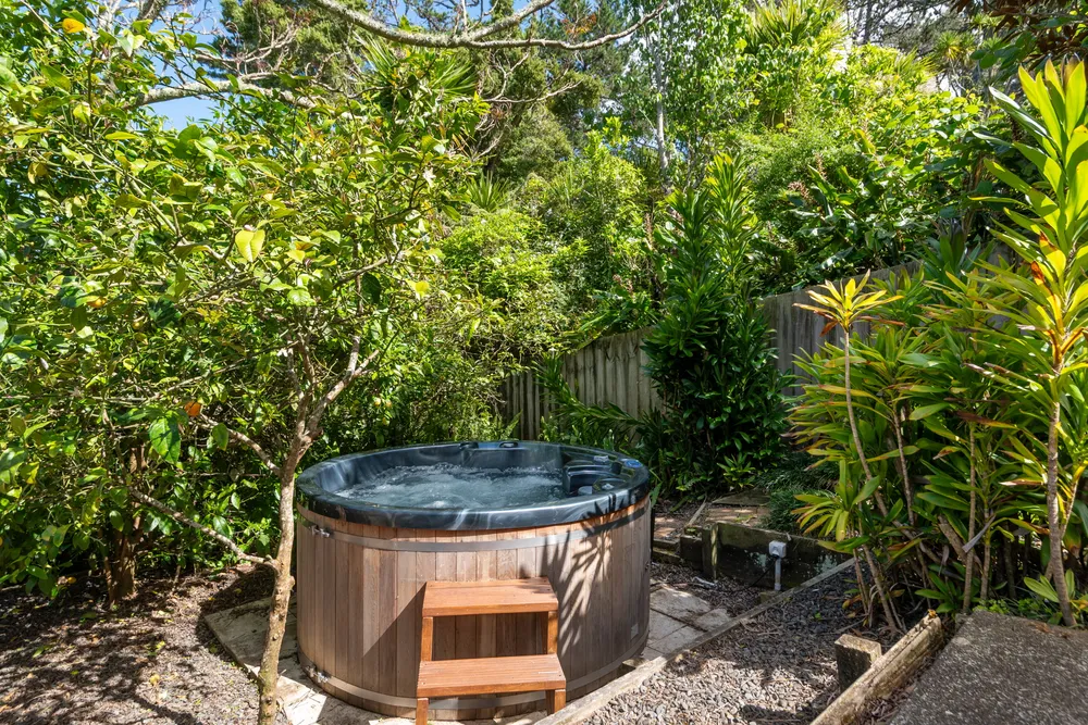 Photos of 136A Birkenhead Avenue