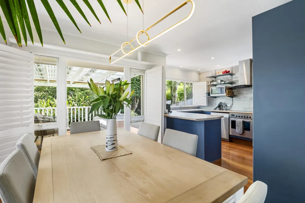Photos of 136A Birkenhead Avenue