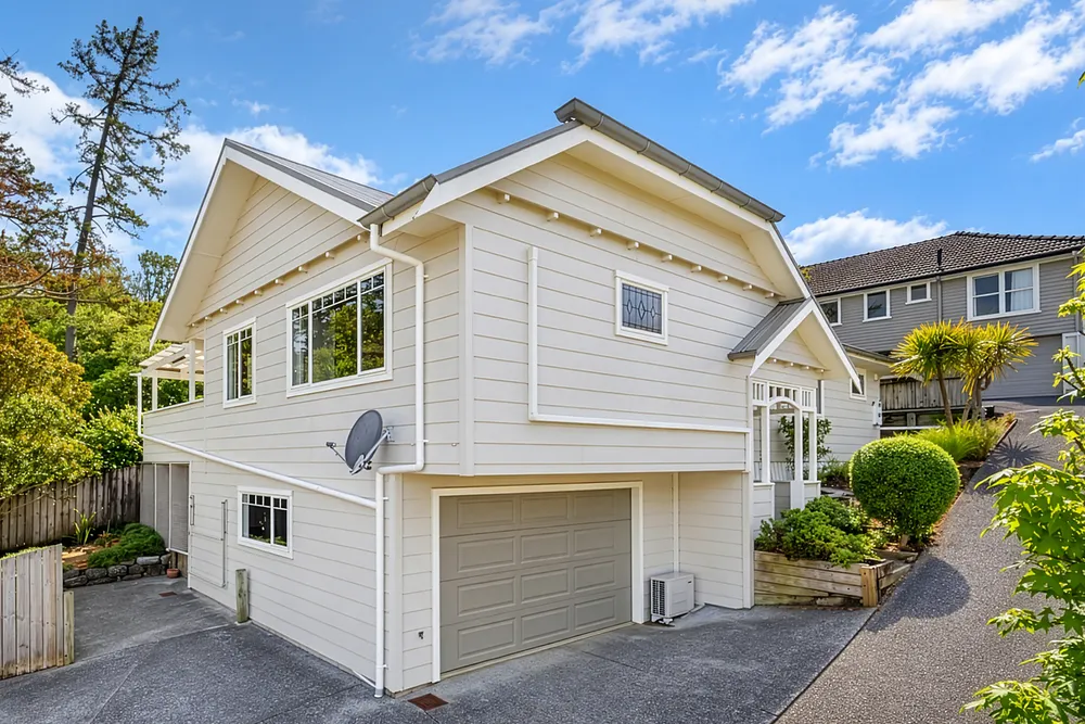 Photos of 136A Birkenhead Avenue