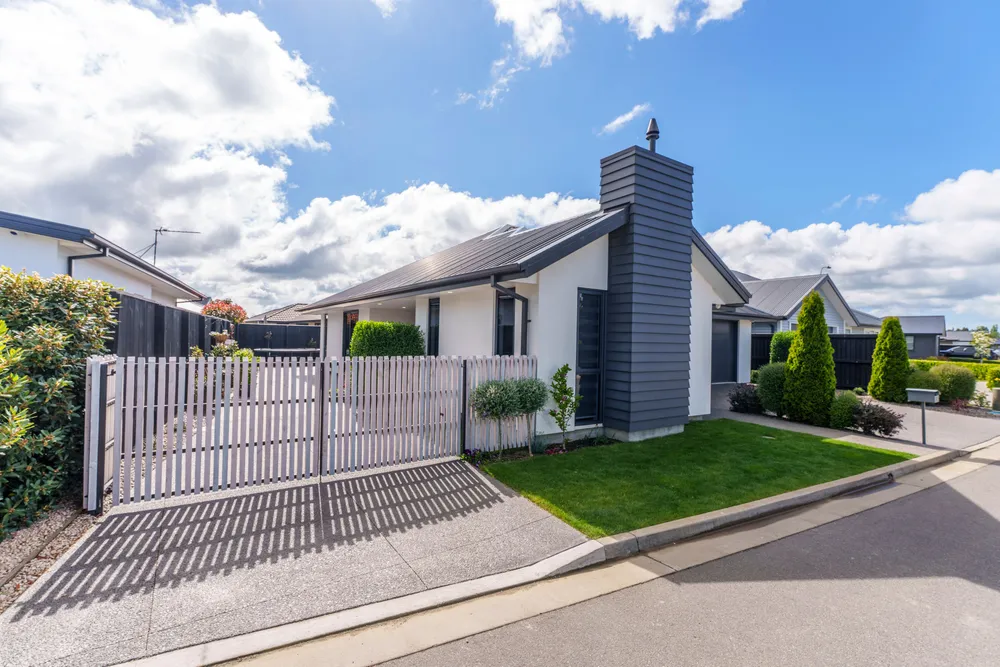Photos of 18 Durells Crescent