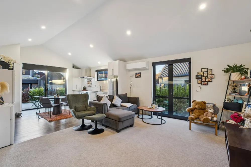 Photos of 22 Huxley Place