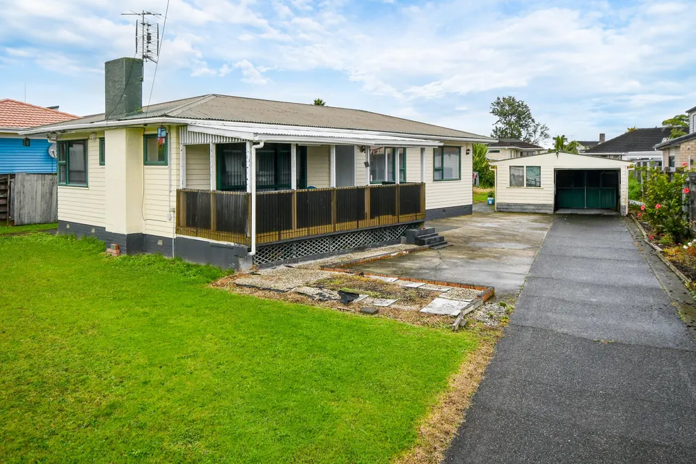 Photos of 31 Hokianga Street