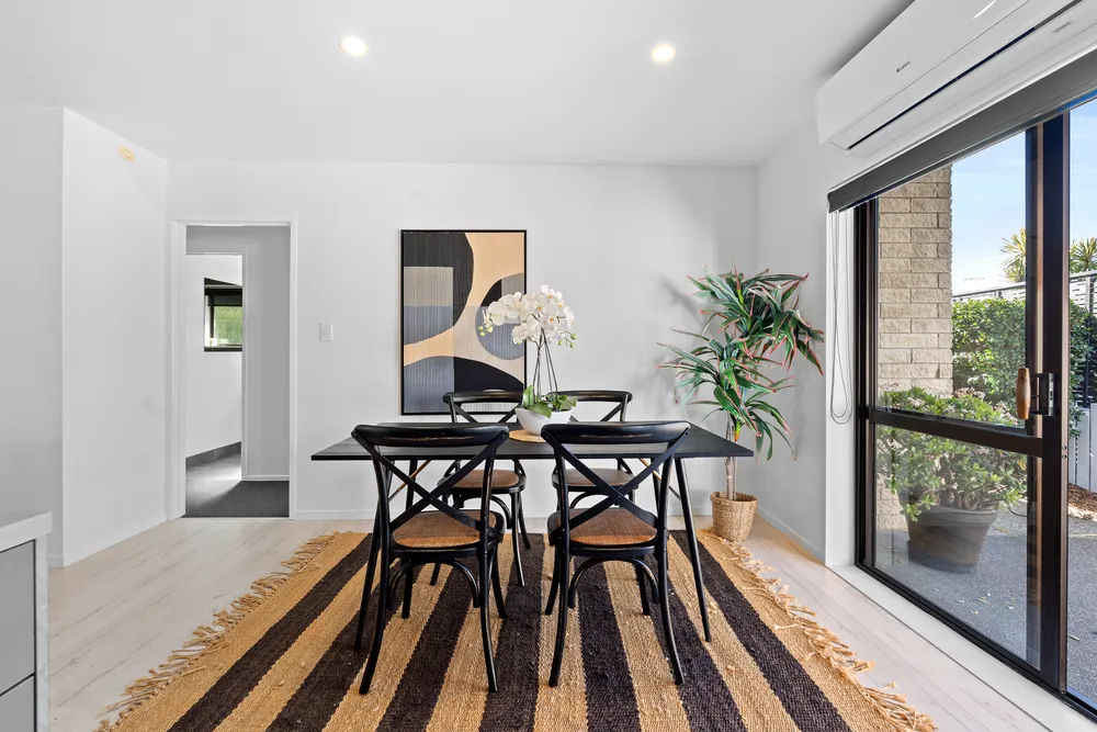Photos of 2/99 Riverside Road