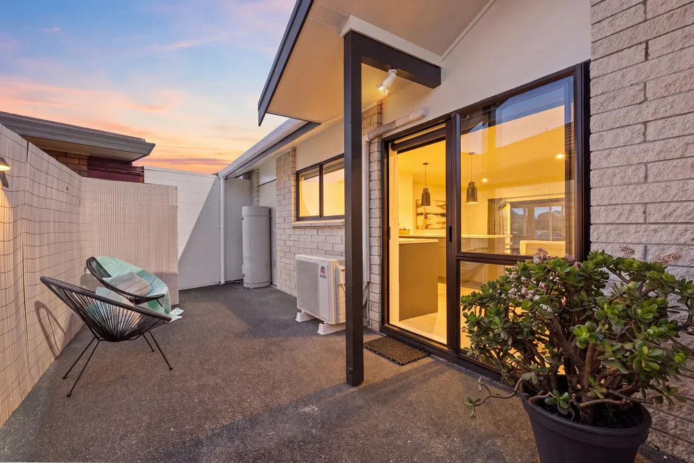 Photos of 2/99 Riverside Road