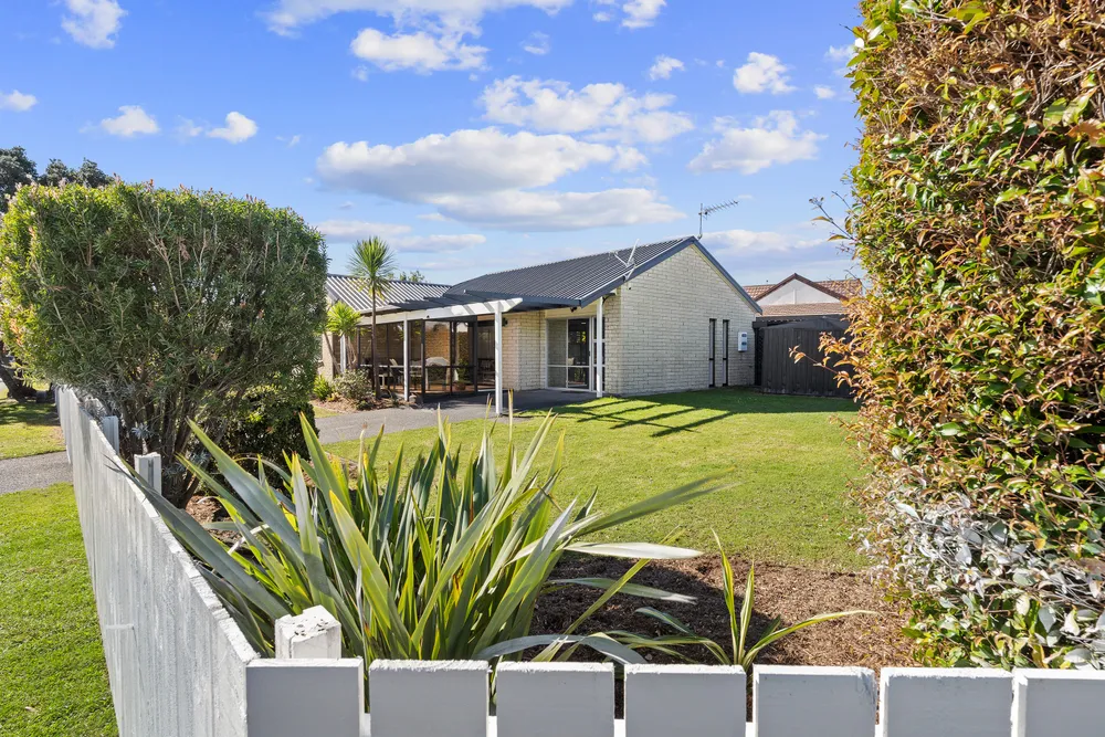 Photos of 2/99 Riverside Road