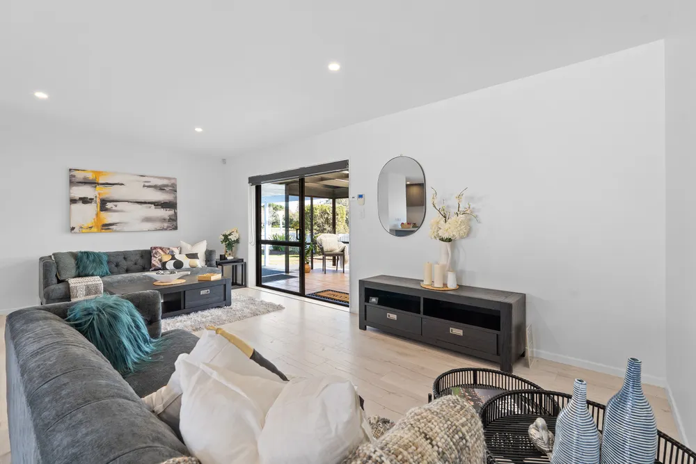 Photos of 2/99 Riverside Road