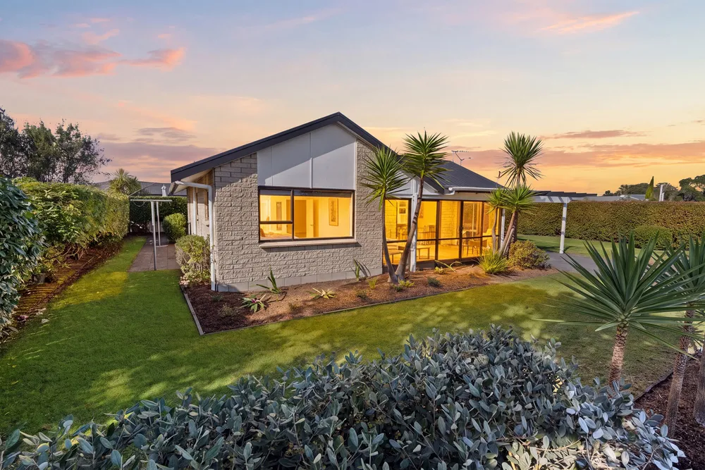 Photos of 2/99 Riverside Road