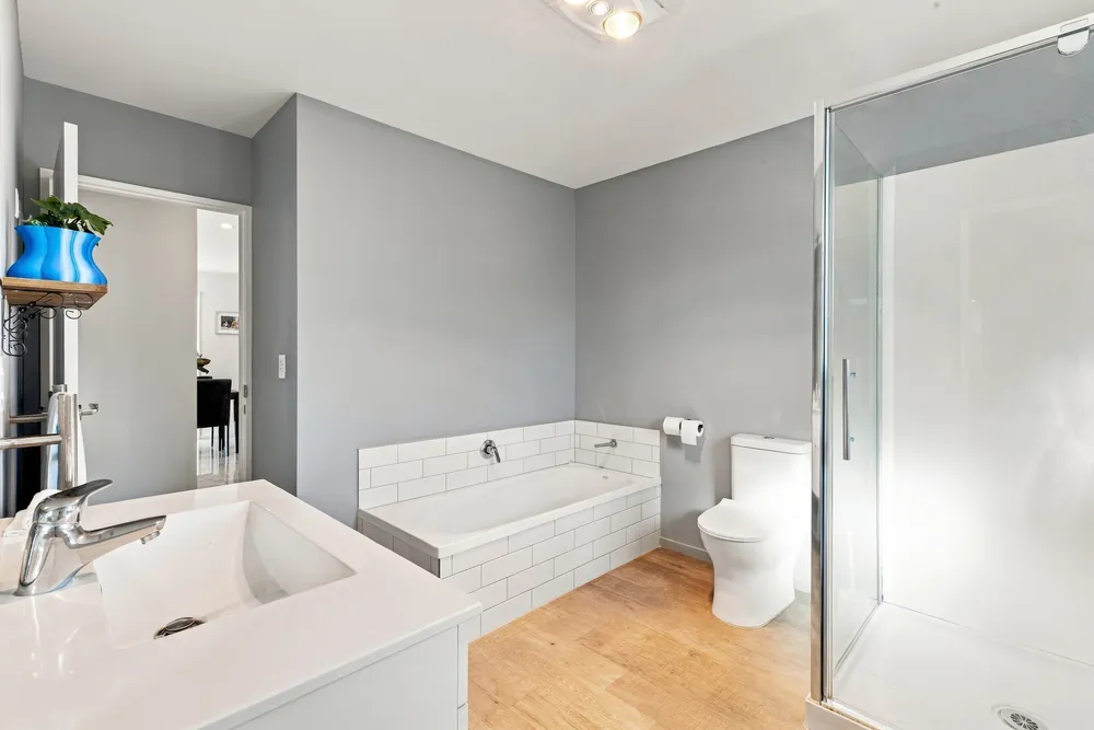 Photos of 56 Stationmasters Way