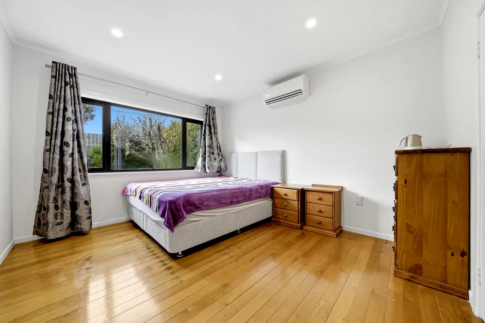 Photos of 190 Forrest Hill Road