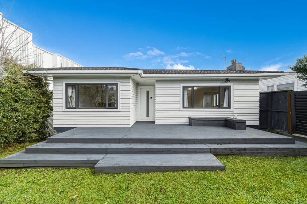 Photos of 190 Forrest Hill Road