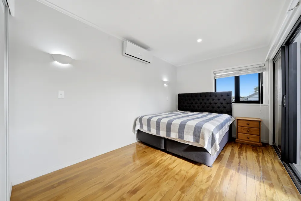 Photos of 190 Forrest Hill Road