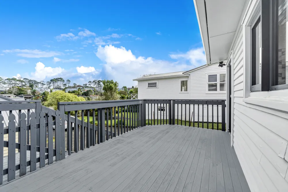 Photos of 190 Forrest Hill Road