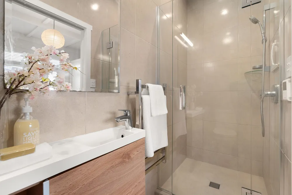 Photos of 12 Thorley Street