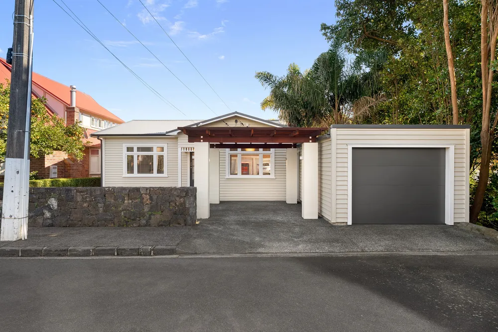 Photos of 12 Thorley Street