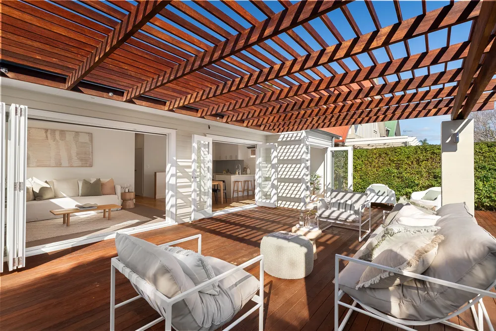 Photos of 12 Thorley Street