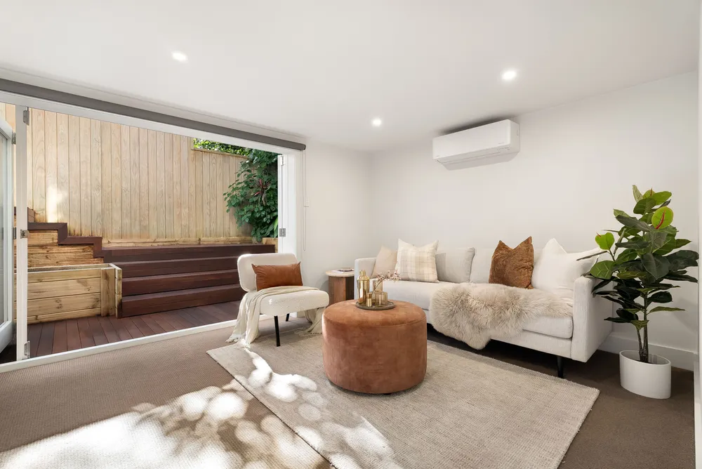 Photos of 12 Thorley Street