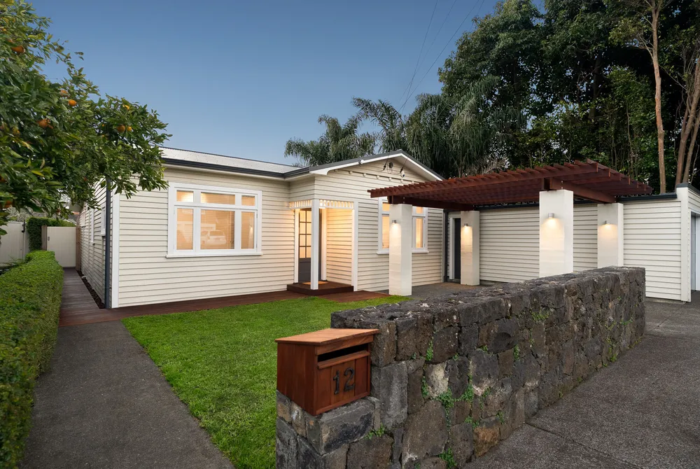 Photos of 12 Thorley Street
