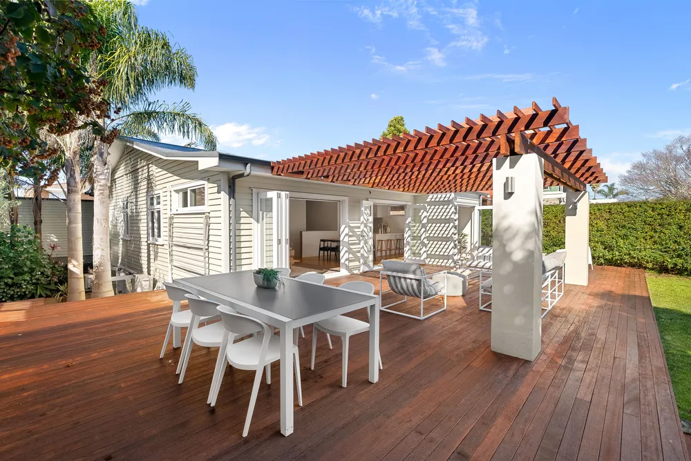 Photos of 12 Thorley Street