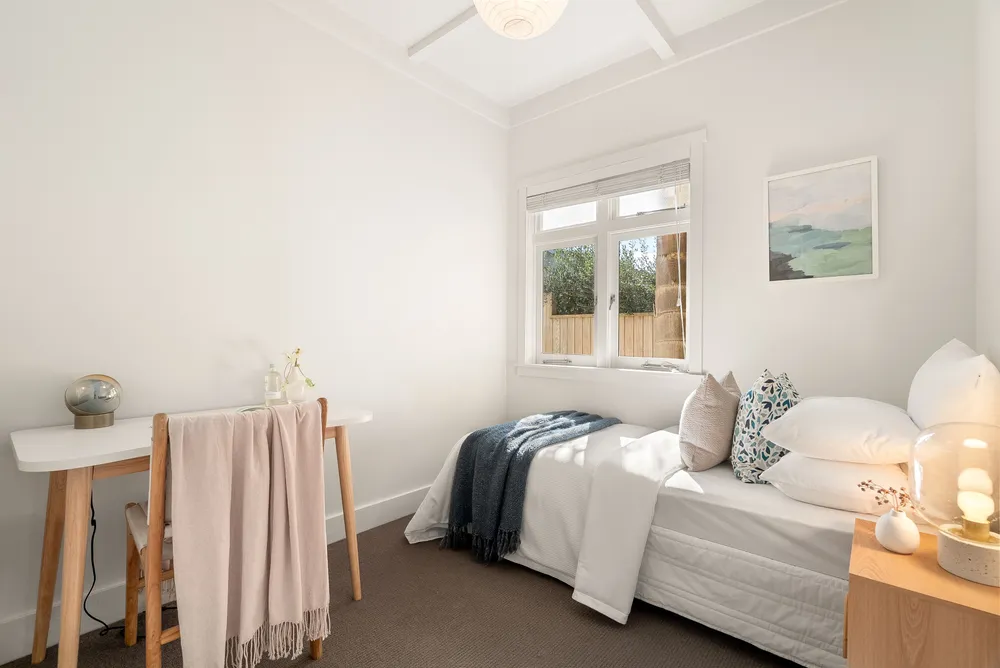Photos of 12 Thorley Street