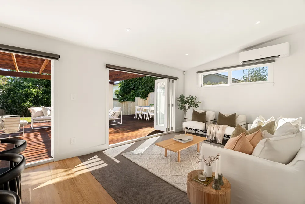 Photos of 12 Thorley Street