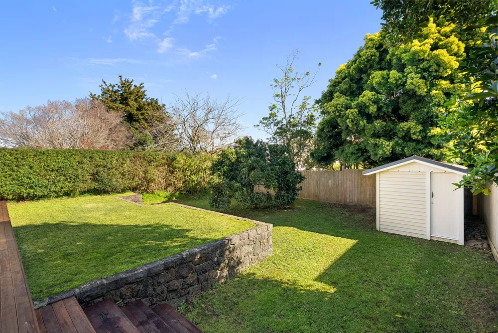 Photos of 12 Thorley Street