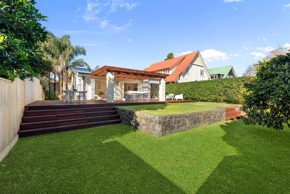 Photos of 12 Thorley Street
