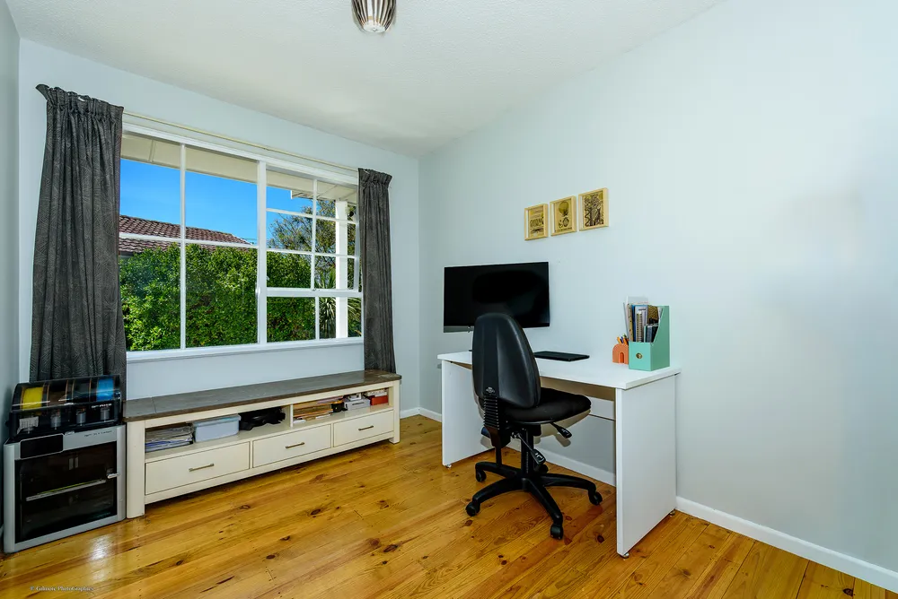 Photos of 54 Inwoods Road